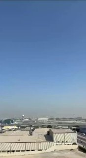 Момент удара иранского беспилотника по аэропорту Дубая