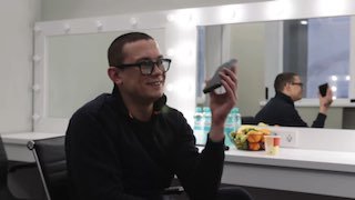 Поздравление мошенниц с 8 Марта и призыв к борьбе с ними