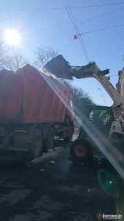 В Петербурге убирают снег, но ждут снегопадов