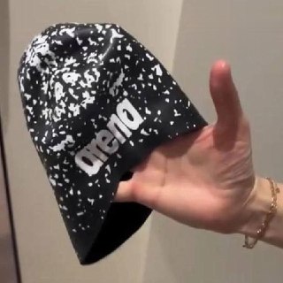 Школьника выгнали с плавательных соревнований за форму с иностранным брендом