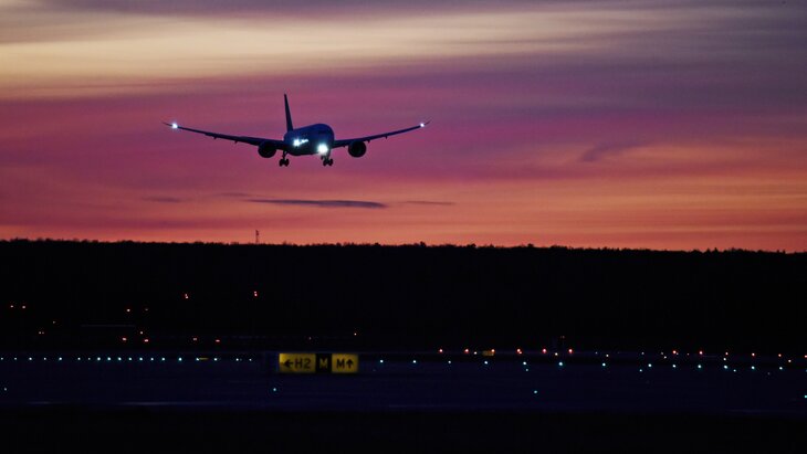 Самолёт Azur Air подал сигнал бедствия вблизи Мьянмы