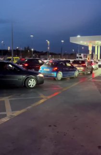 В Великобритании осталось 2 дня газа, в Испании — очереди на заправках