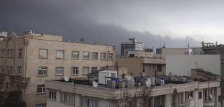 Токсичные дожди в Иране после ударов по нефтяным объектам