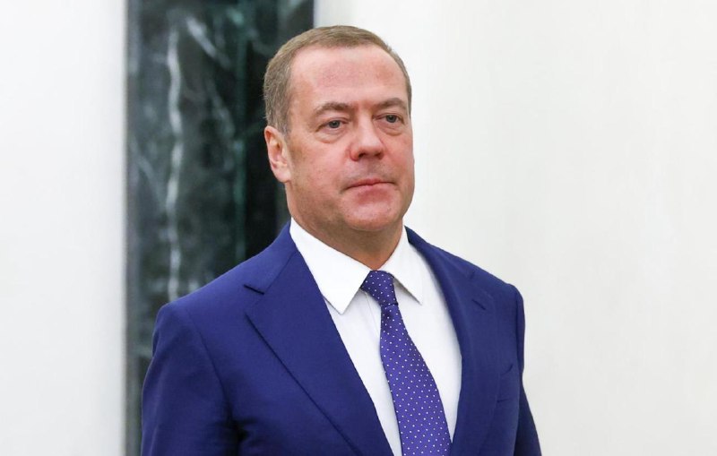 Медведев: США могут управлять эпидемиями через сеть биологических лабораторий