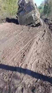 Брошенный американский бронеавтомобиль ВСУ на Донбассе