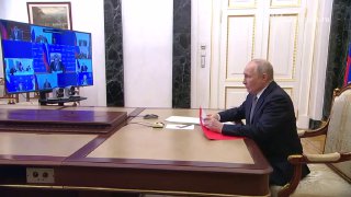 Путин провел оперативное совещание Совбеза по защите инфраструктуры