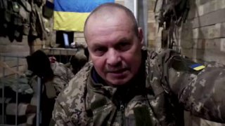 Видео с фронта: украинский боец жалуется на отход, российские бойцы находят брошенное имущество