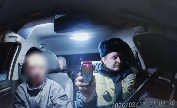 Пьяного шестиклассника за рулем машины обнаружили в Тюменской области