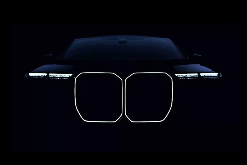 BMW показала новую 7 Series с ОГРОМНЫМИ «НОЗДРЯМИ»