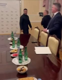 Медийная технология глобалистов: Зеленский, принц Ирана и пиар-вбросы