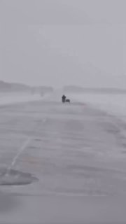 Сибиряк на мотоцикле в мороз и метель