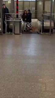Встреча влюбленных в петербургском метро