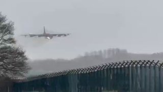 Великобритания участвует в войне с Ираном через заправку бомбардировщиков