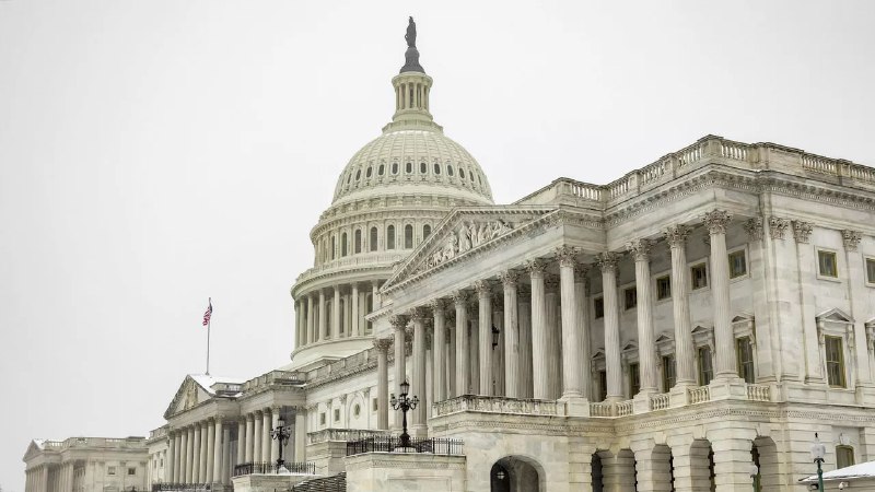 Демократы хотят ограничить военные полномочия Трампа