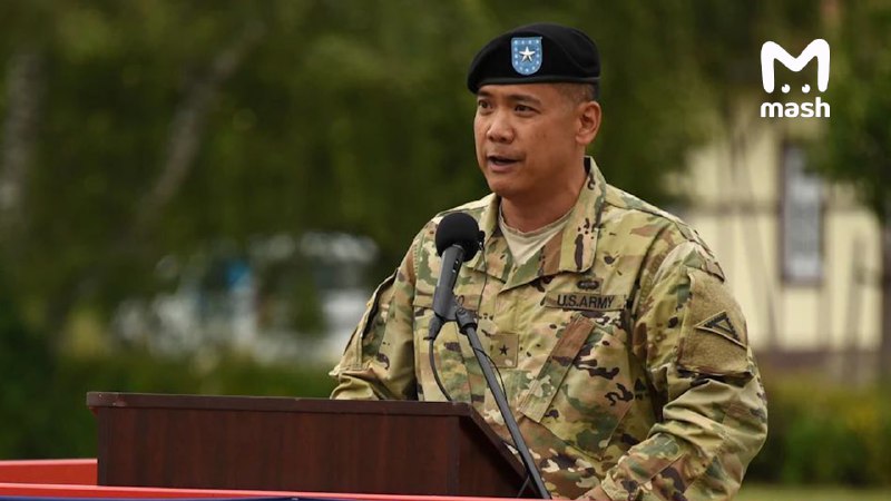 Генерал США выпил чачу в Киеве, упал и потерял секретные карты