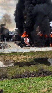 На Кубани после атаки БПЛА уничтожен резервуарный парк нефти