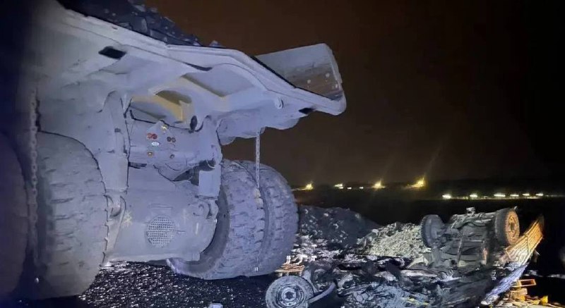 Самосвал раздавил УАЗ в карьере: погибли пять человек