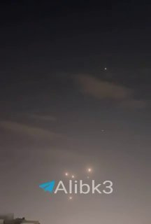 Ракетные удары по Дубаю: ПВО отражает цели, падают обломки