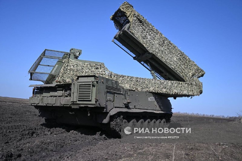 Кадры боевой работы расчёта ЗРК «Бук-М3» на Добропольском направлении