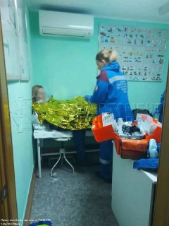 Женщина провалилась под лед в Москве, спасая собаку