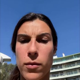 Певица CAOS, похожая на Роналду, записала видео в форме сборной