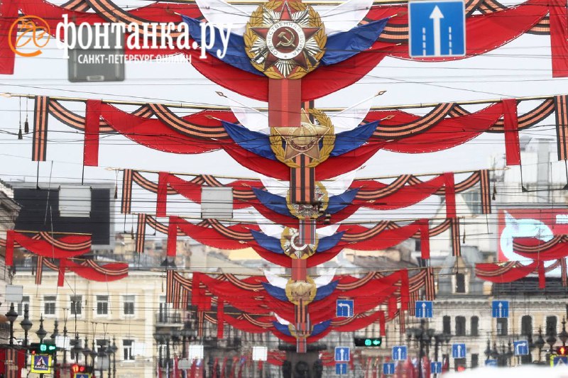 На украшения к 9 мая в Петербурге потратят почти 140 млн рублей