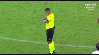 Гол без касания мяча: курьезный случай на футбольном матче в Бразилии