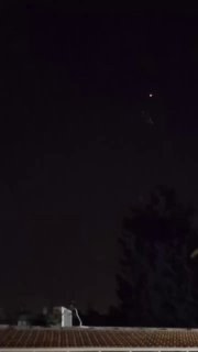 Кадры прилёта иранской ракеты с кассетными боеприпасами в Израиле