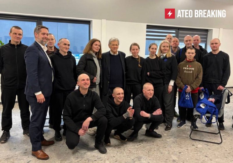 250 политзаключенных освобождены из Беларуси и вывезены в Литву