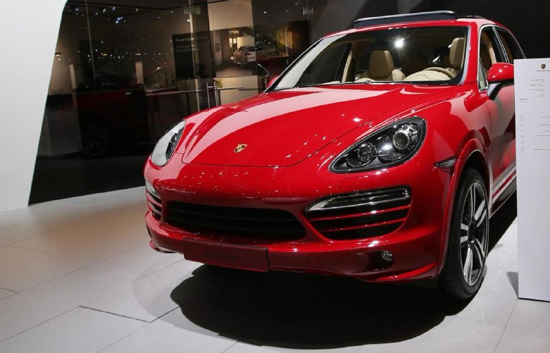 Тысячи новых авто застряли на кенийском острове из-за кризиса в Ормузском проливе