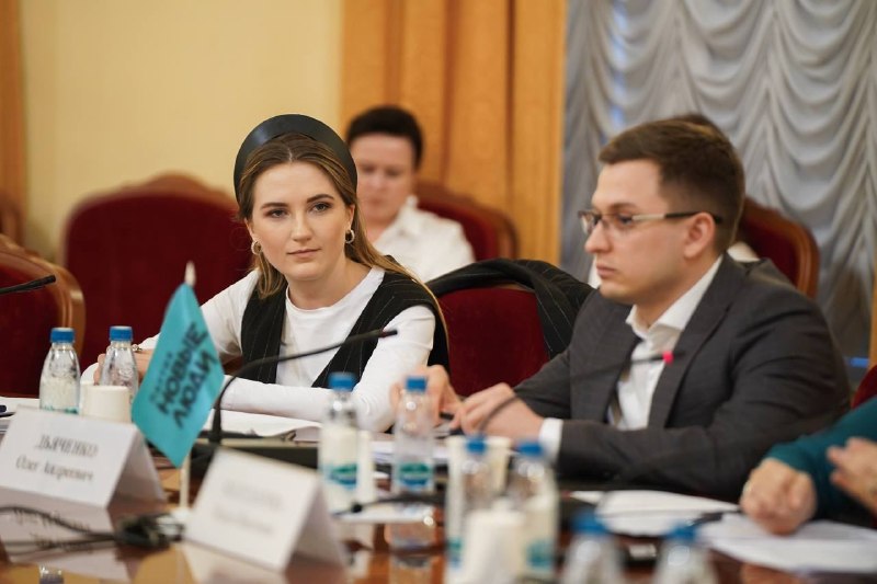 «Новые люди» раскритиковали блокировку зарубежных ИИ в России