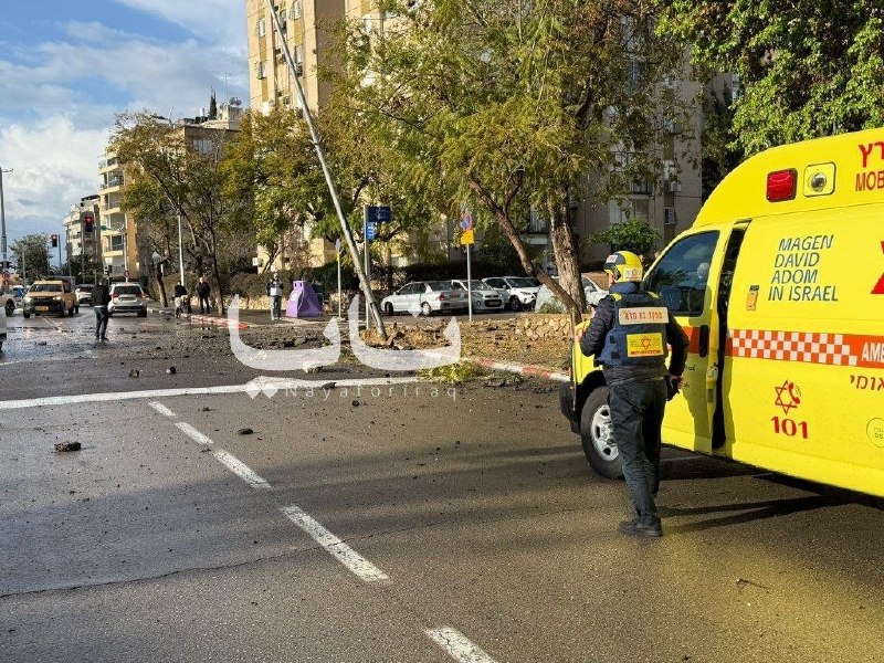 Обломки иранской ракеты упали в Холоне