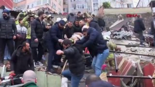 Два здания обрушились в Стамбуле: есть пострадавшие