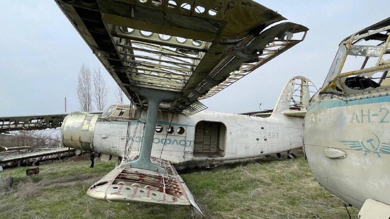 В Кыргызстане выставят на продажу старые самолеты