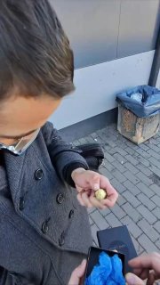 Мужик в Подольске расплатился с мошенниками собачьим г*вном