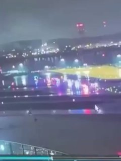 Стюардесса выжила после выброса из самолета в Нью-Йорке: погибли пилоты