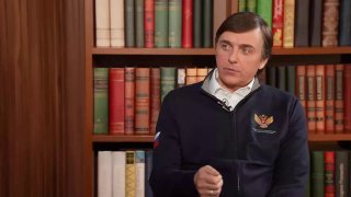 Минпросвещения предлагает запретить смартфоны детям до определенного возраста