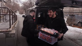 Азербайджанец приехал к воспитанникам детского дома с подарками и уроками танцев