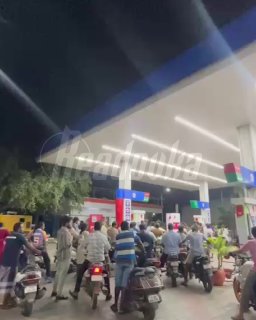 В странах Азии и Австралии выстроились огромные очереди за бензином