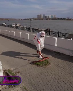 Блогер на Ferrari проехал по закрытой набережной в Ростове и получил протокол