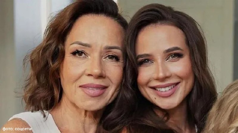 Мама Чекалиной зарегистрировала косметический бренд с помощью блогерши