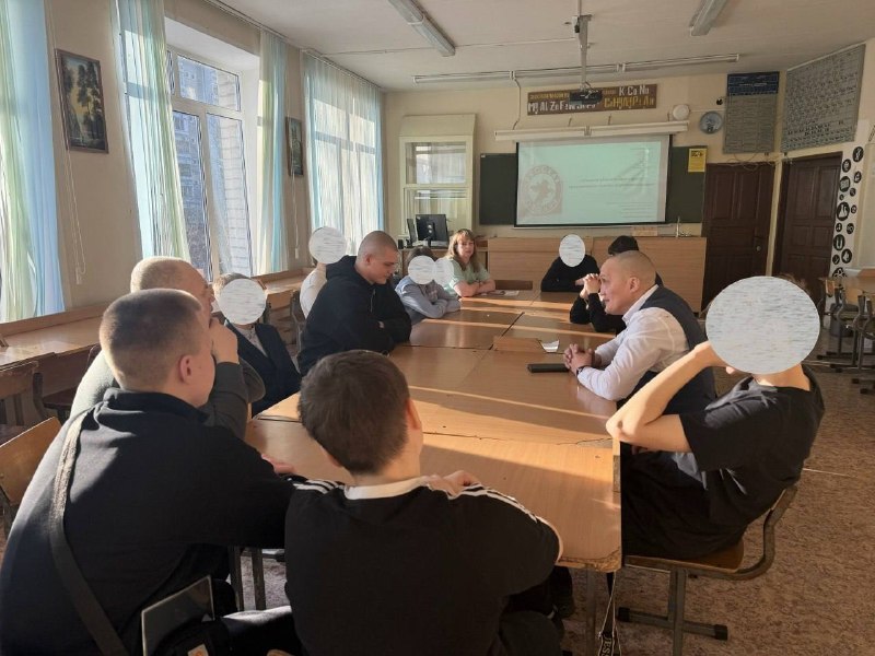 «Русская община» провела урок о уважении в школе Екатеринбурга