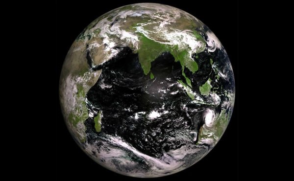 Первое фото Земли сделал российский метеоспутник «Электро-Л»