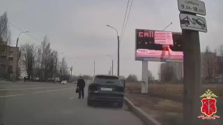 Полицейские открыли огонь из табельного оружия после погони за угнанной «Ладой» в Петербурге