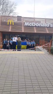 Сатира: предложение обстрелять администрацию Николаева в честь открытия фастфуда