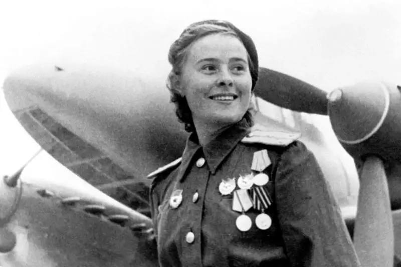 Вечерний звон: герои уходящего дня — Марина Раскова