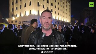 Израильский дрон запугивает участников акции памяти ливанских журналистов в Бейруте