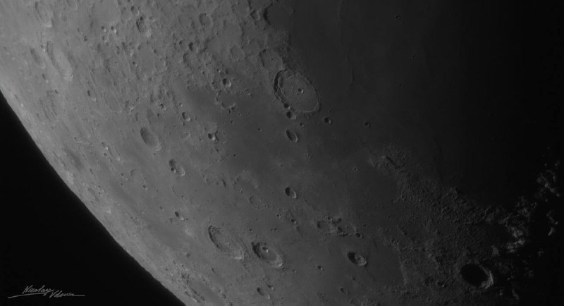 Роскосмос показал новые снимки кратеров Луны