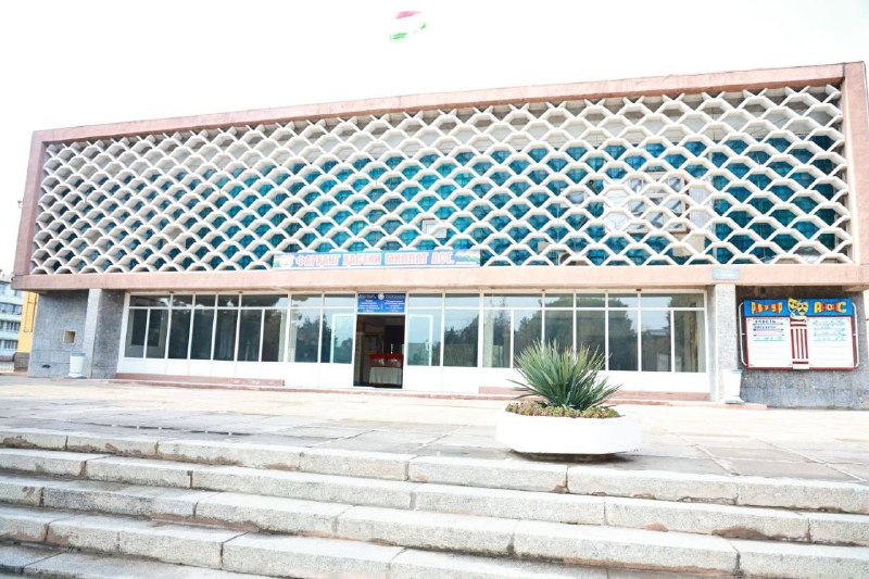 В Таджикистане открыли единственный русский театр после ремонта