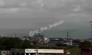 Момент иранской атаки на израильский НПЗ в Хайфе